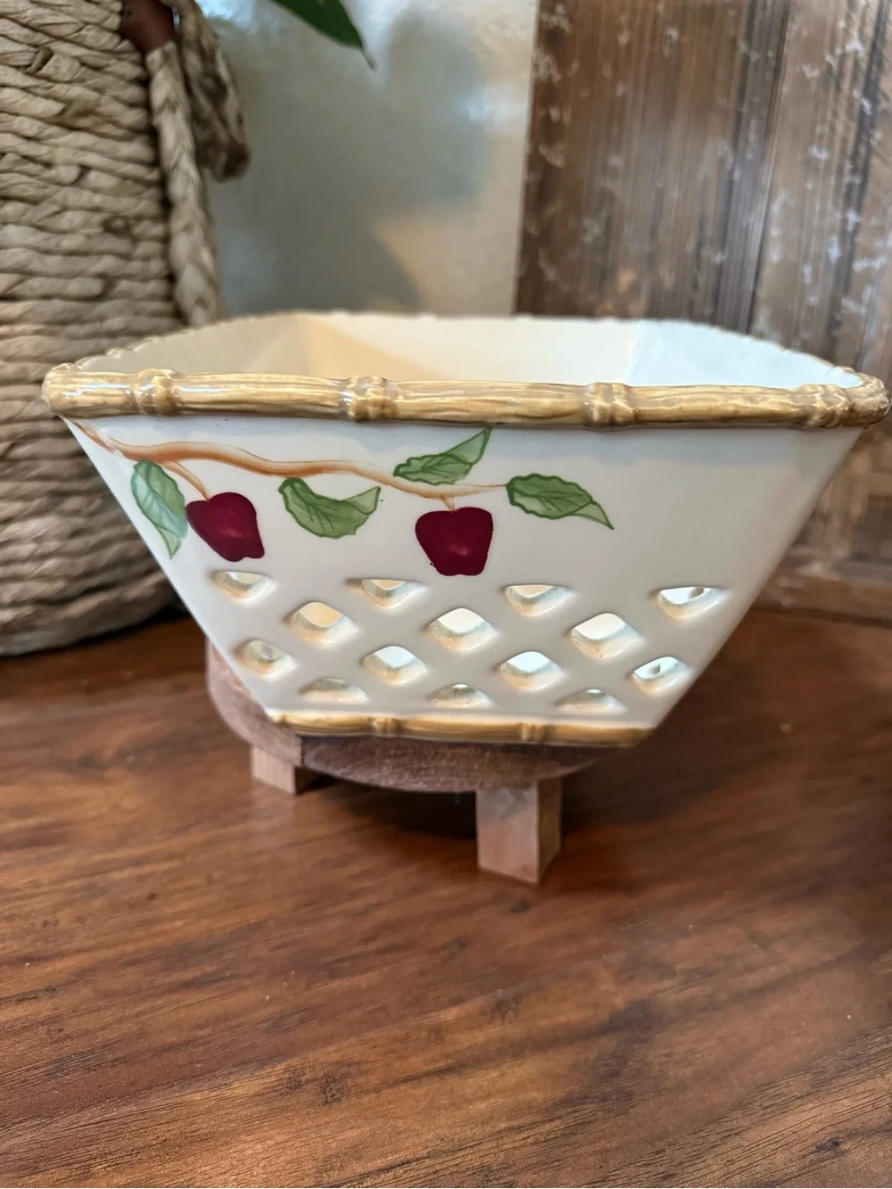Ceramic Lattice/Woven Apple Basket, Apple Motif